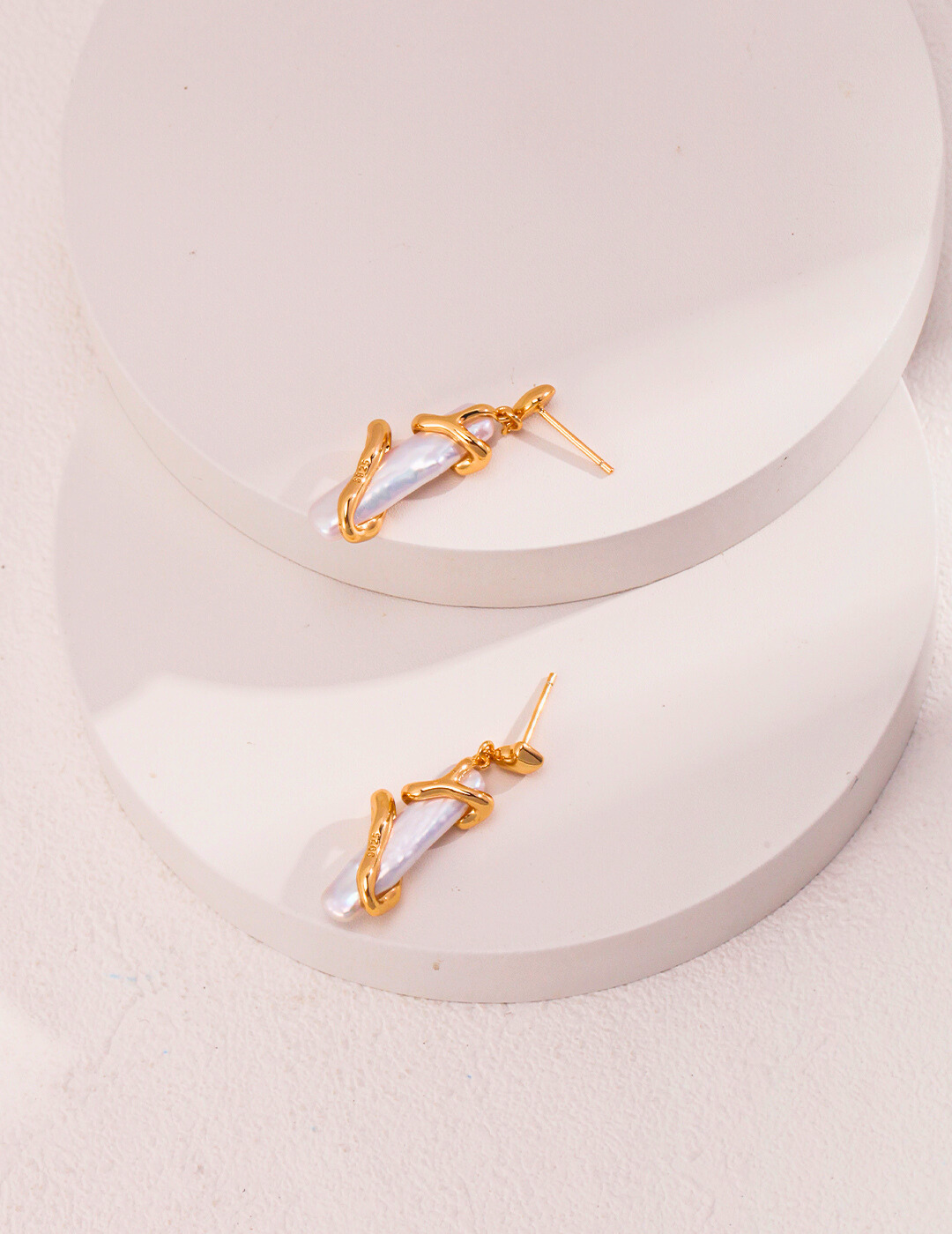 Boucles d'oreilles Étreinte d’Or